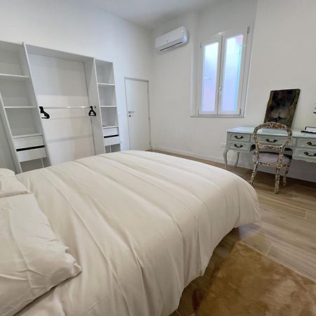 Home Cavour Prato Прато Экстерьер фото