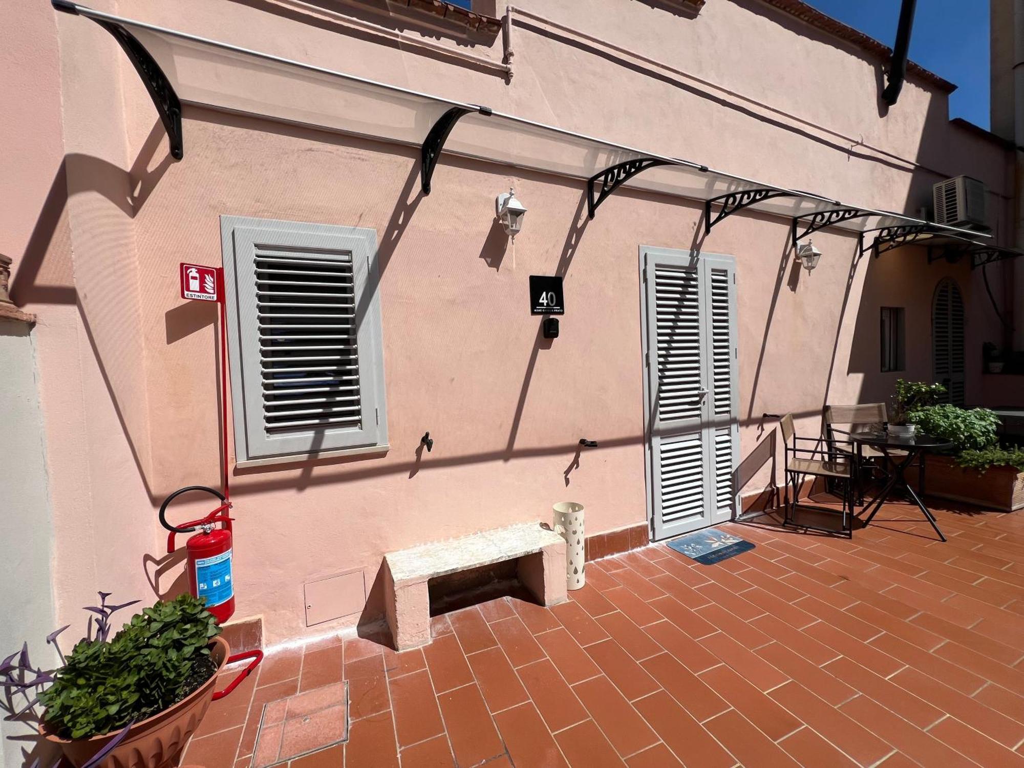 Home Cavour Prato Прато Экстерьер фото