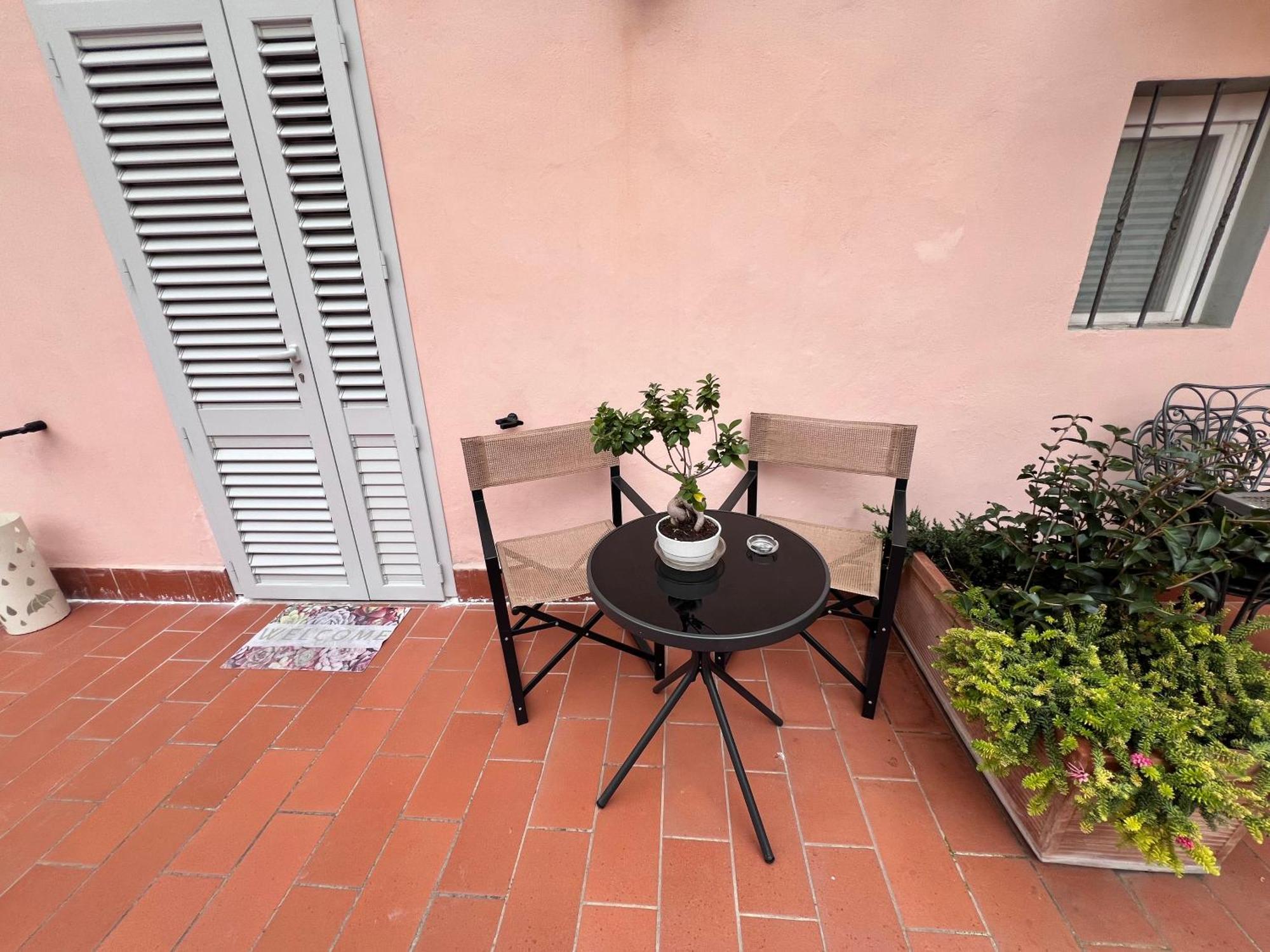 Home Cavour Prato Прато Экстерьер фото
