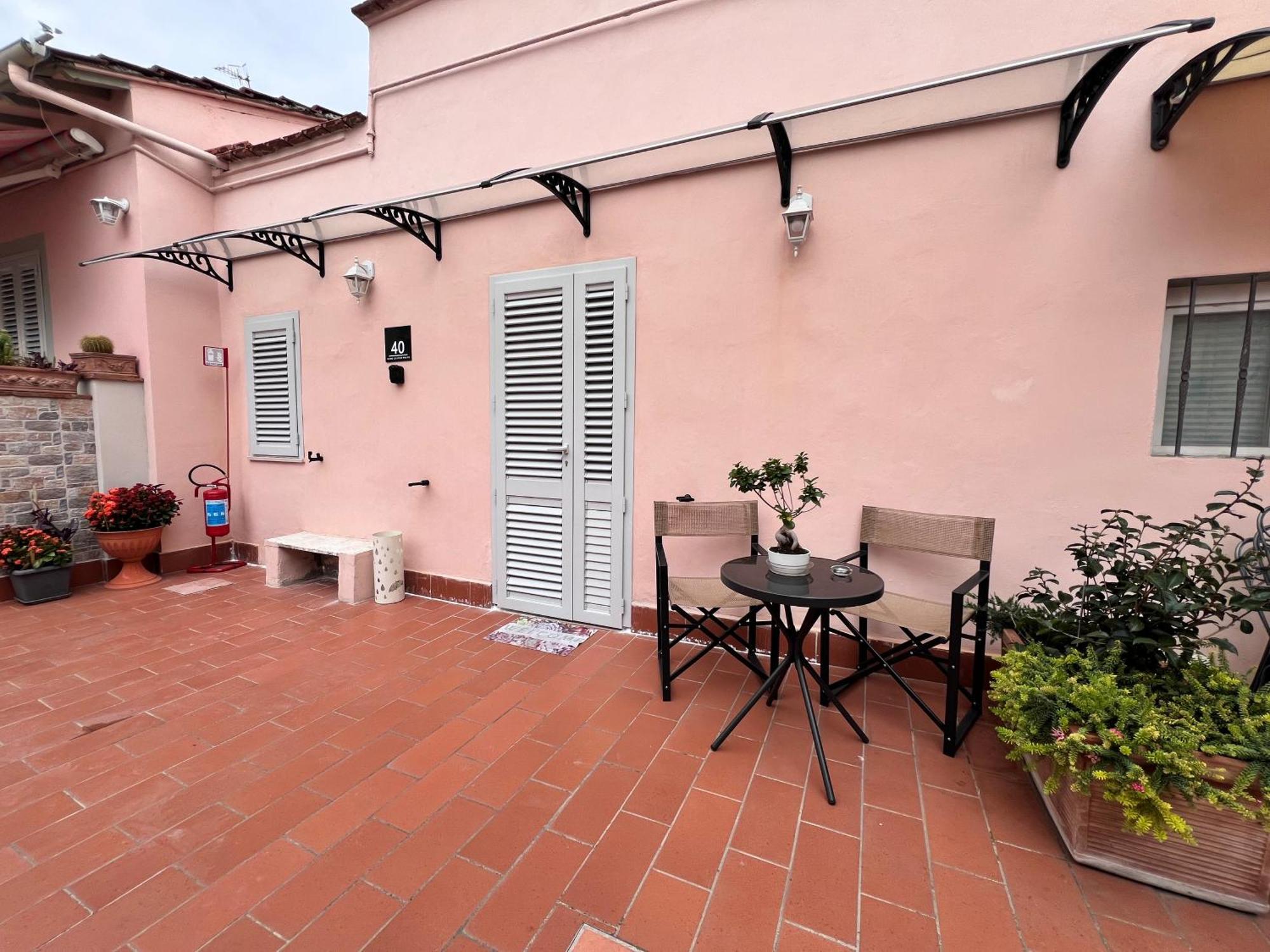 Home Cavour Prato Прато Экстерьер фото
